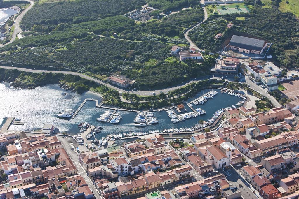 Hotel Cala Reale Stintino Exterior photo