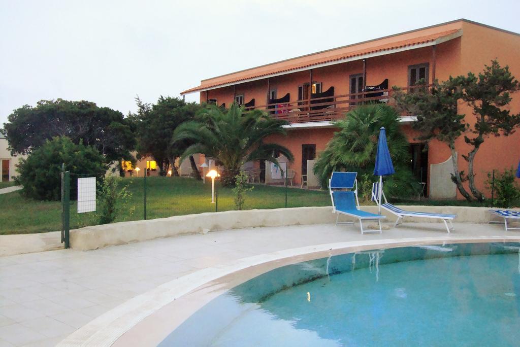 Hotel Cala Reale Stintino Exterior photo