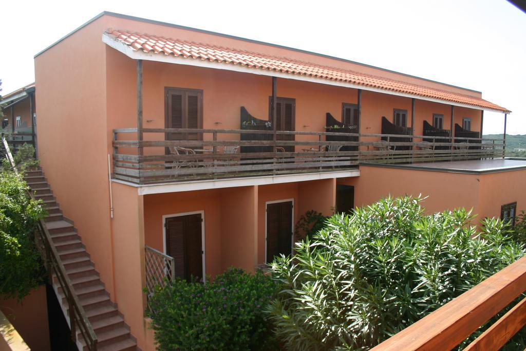 Hotel Cala Reale Stintino Exterior photo